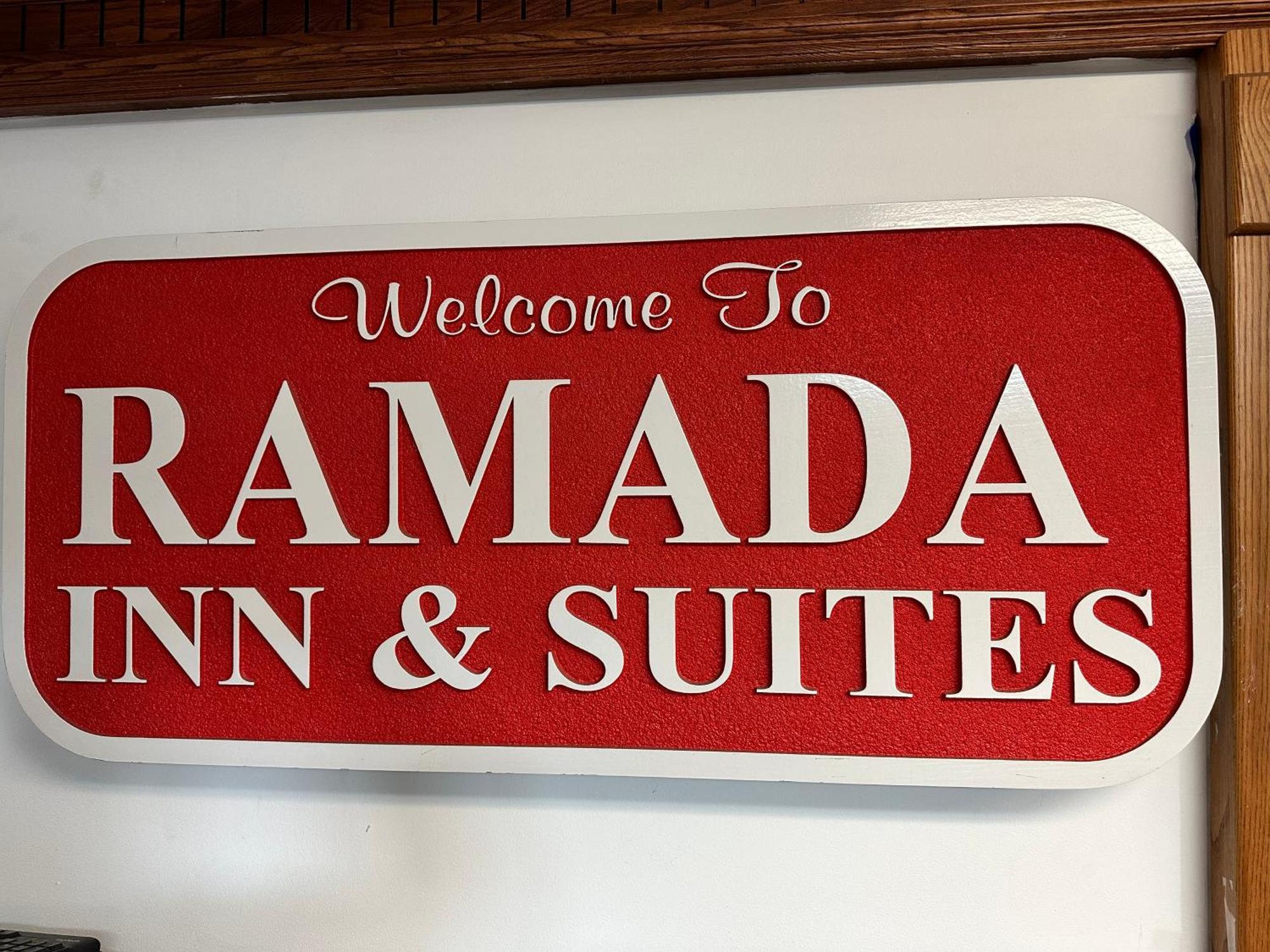 Ramada By Wyndham Saginaw Hotel & Suites Exterior photo